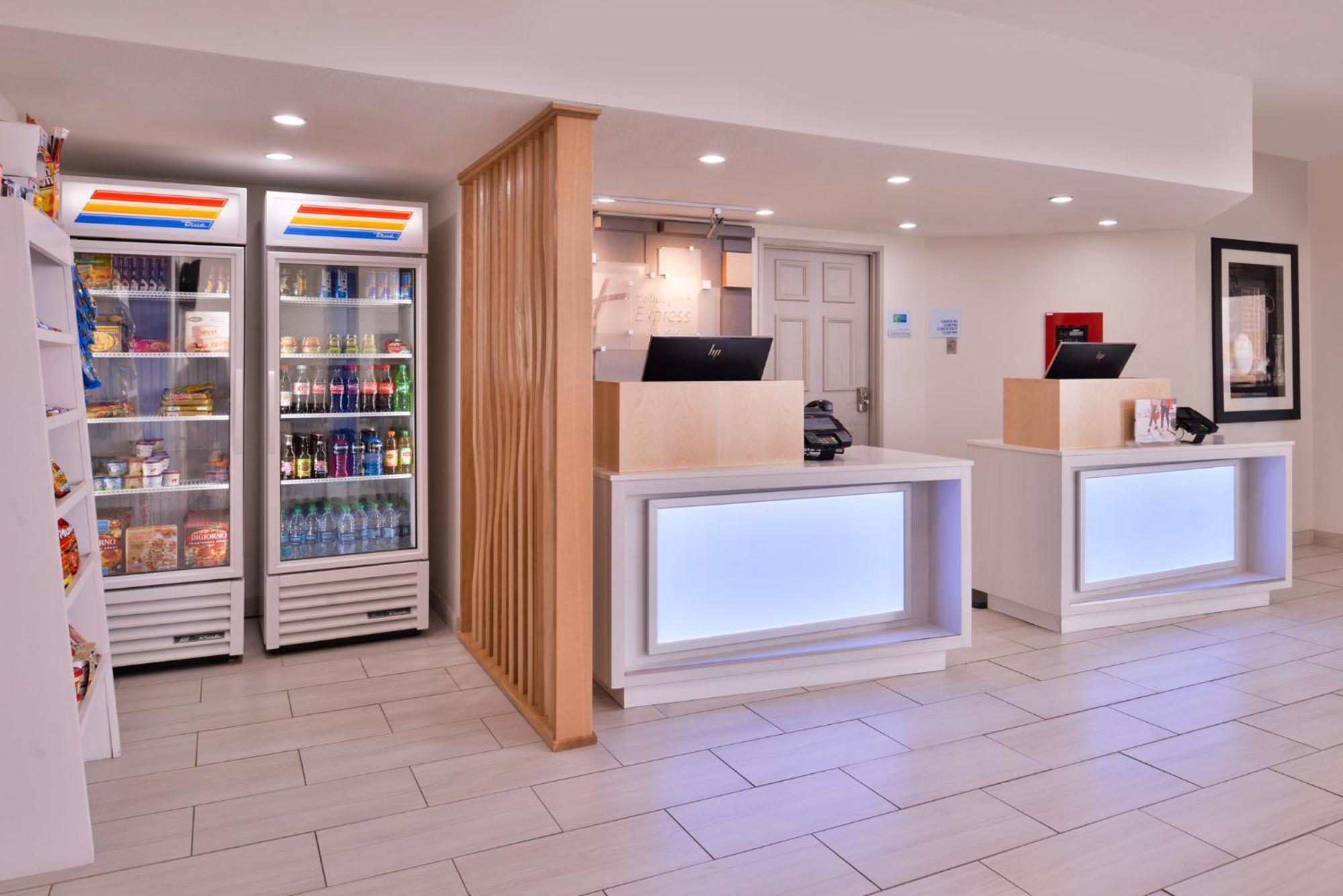 Holiday Inn Express Hotel & Suites Farmington By Ihg Exterior foto