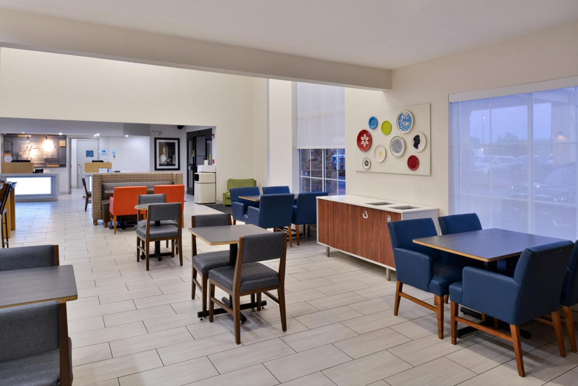 Holiday Inn Express Hotel & Suites Farmington By Ihg Exterior foto