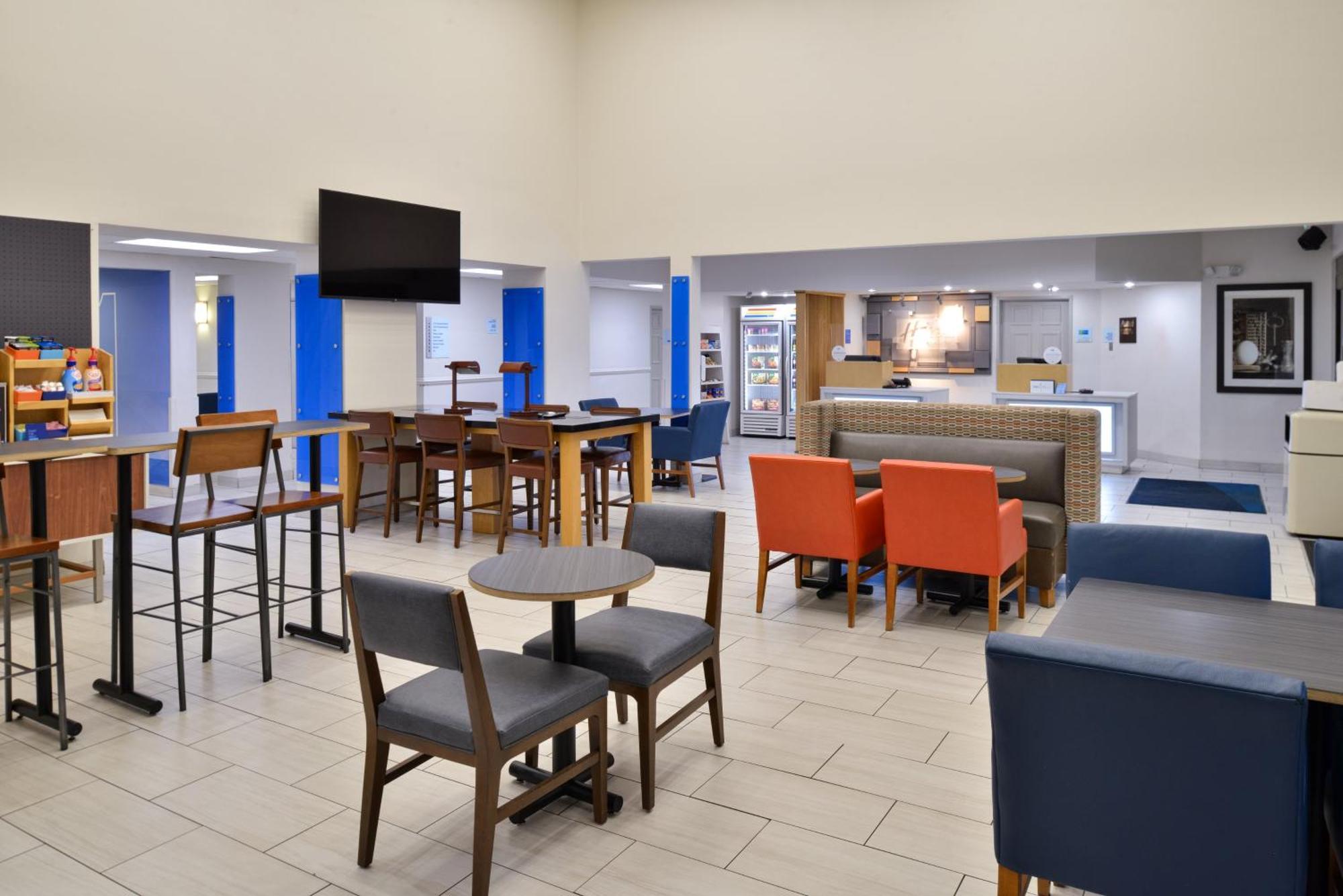 Holiday Inn Express Hotel & Suites Farmington By Ihg Exterior foto