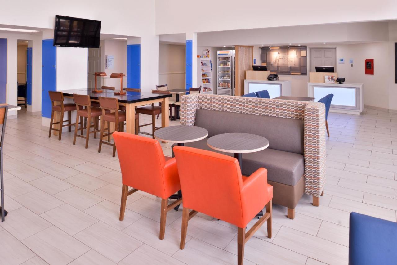 Holiday Inn Express Hotel & Suites Farmington By Ihg Exterior foto